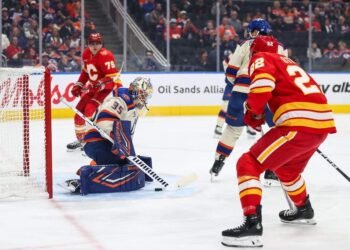 Oilers End Losing Streak With 4-0 Shutout of Flames