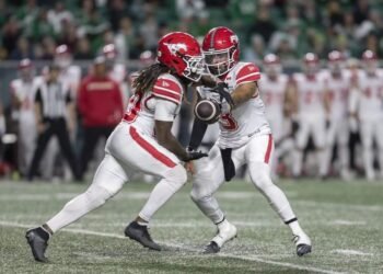 Stampeders Edge Riders, Extend Winning Streak