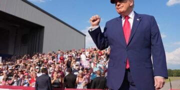 Trump Pauses New Russia Sanctions, Cites National Interest