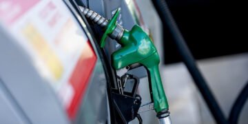Trump's Russia Oil Deal Draws Bipartisan Criticism