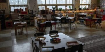 Vancouver School Support Workers Back Strike With 97% Vote